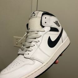 Jordan 1 mids
