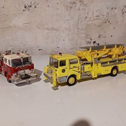 Corgi Firetrucks Cherry Hill Tower Ladder & Bethpage Eng