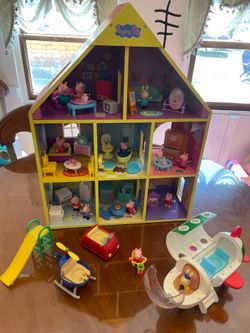 Peppa Pig playhouse