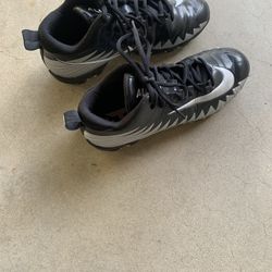 Nike Cleats Size 7, Worn Twice