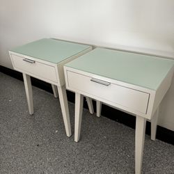 2x Nightstands With Frosted Glass Top 