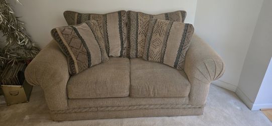 Loveseat 