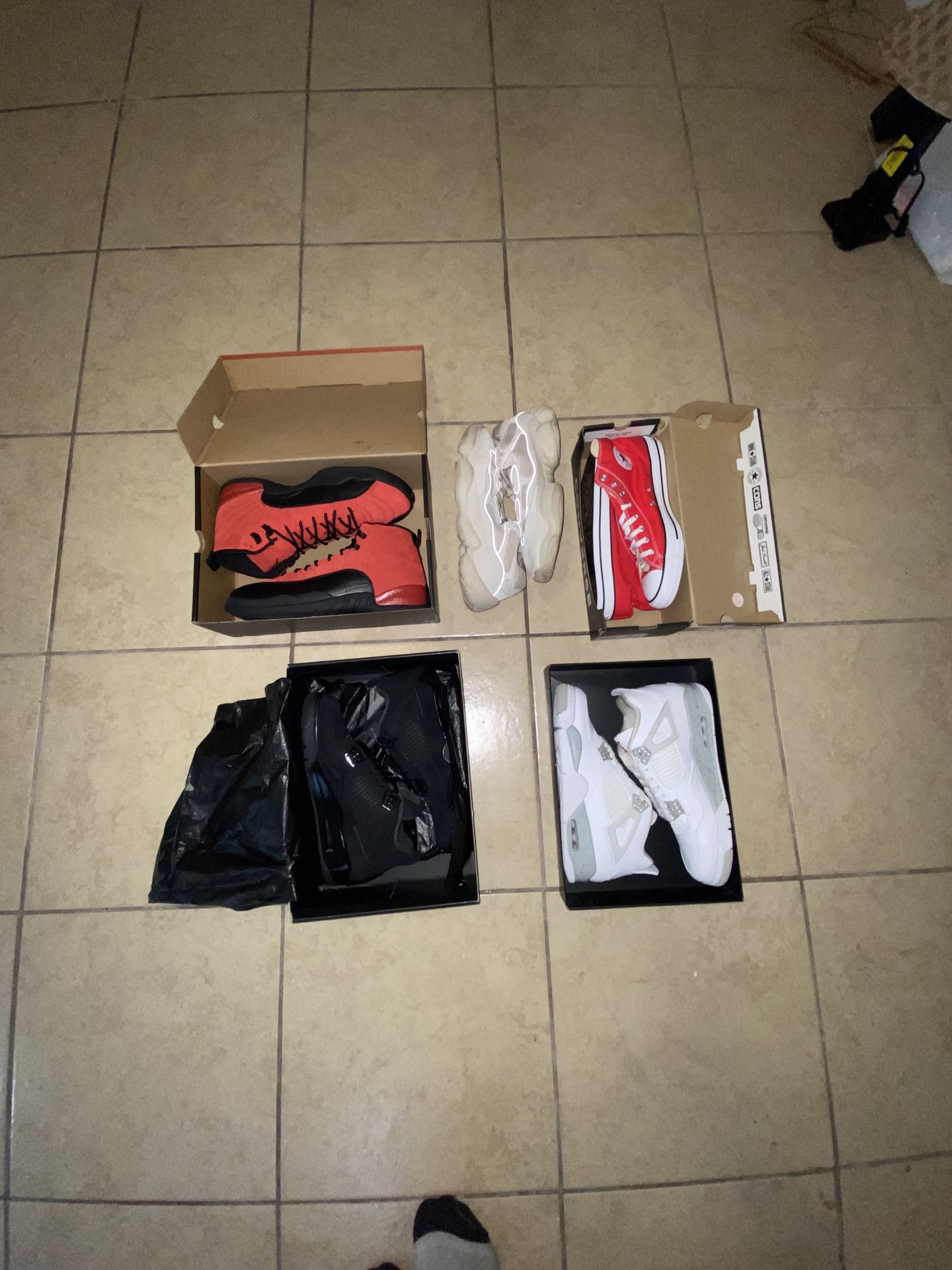 4s(white & Black cats),12s,Converse,adidas,DIOR B22