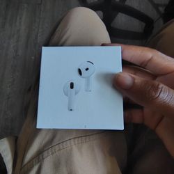 Apple Airpod gen 4 (GOOD condition)