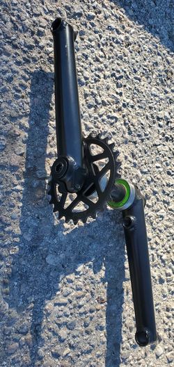 Flybike 3pc Chromoly Cranks Set (170mm) with Trebol 25t Spocket & BB Kit 19mm All in Good Condition Asking $60 all or Selling Individually Firm Price 