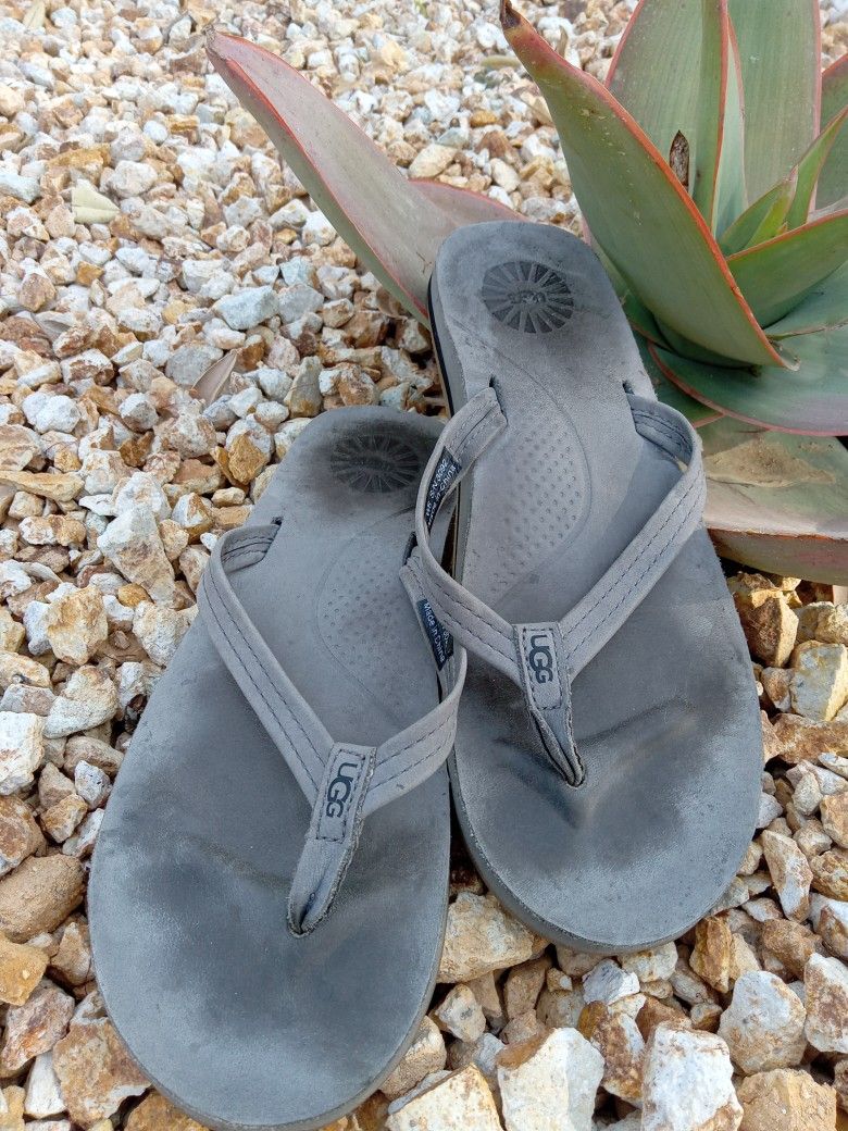 Ugg Sandals Womens 6