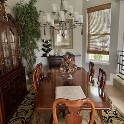 Antique Formal Dining Table Set  And  Matching  Hutch