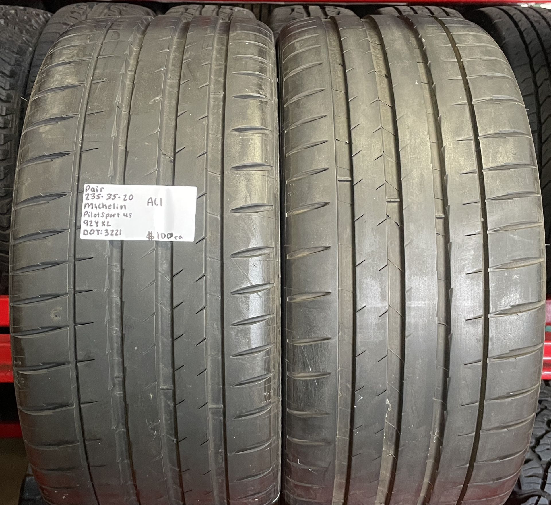 235 35 20 Michelin