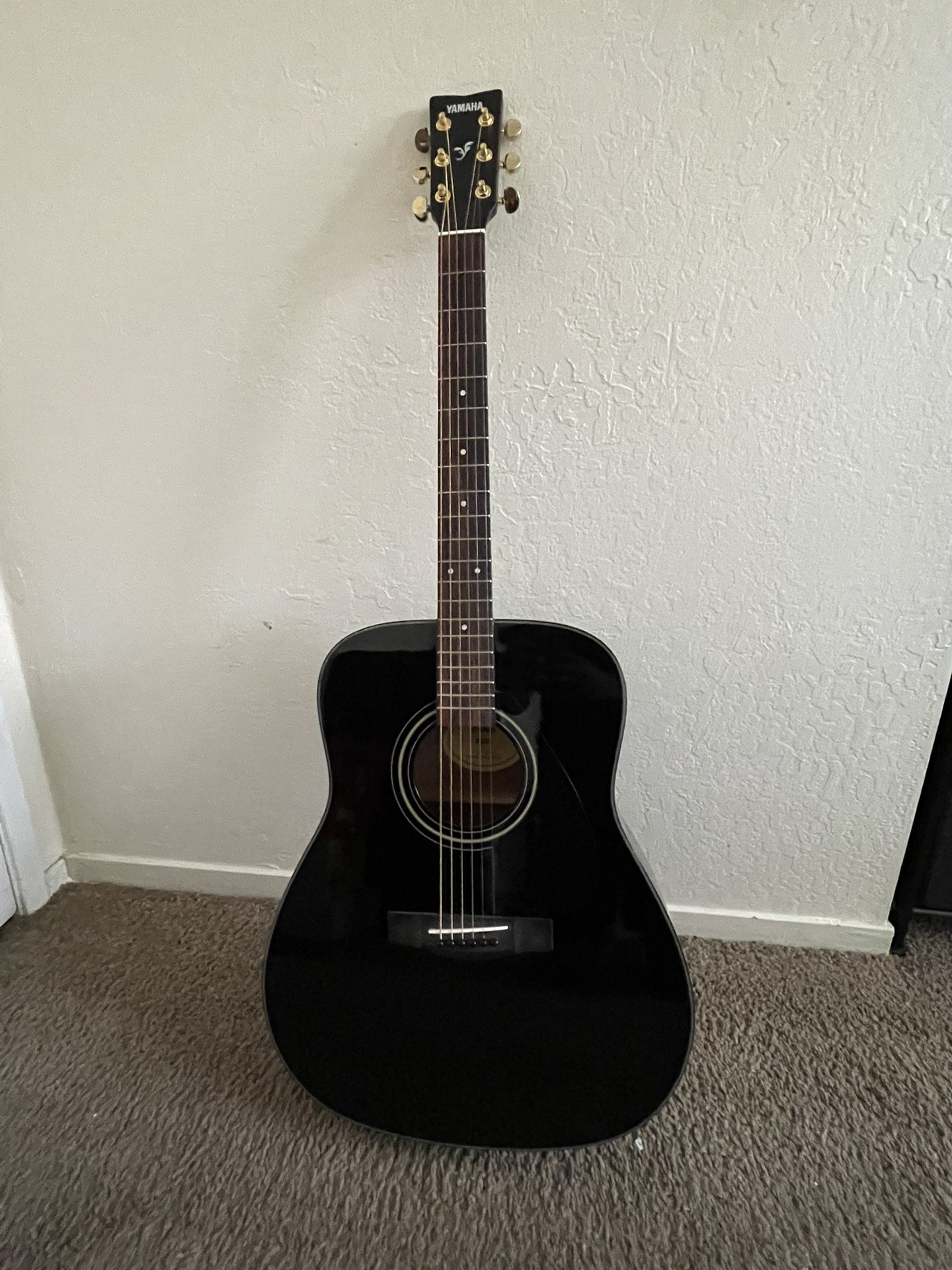 Black Yamaha Guitar *Case Included*