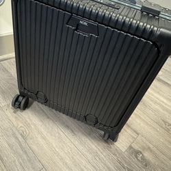 Nobl Mini Carry On