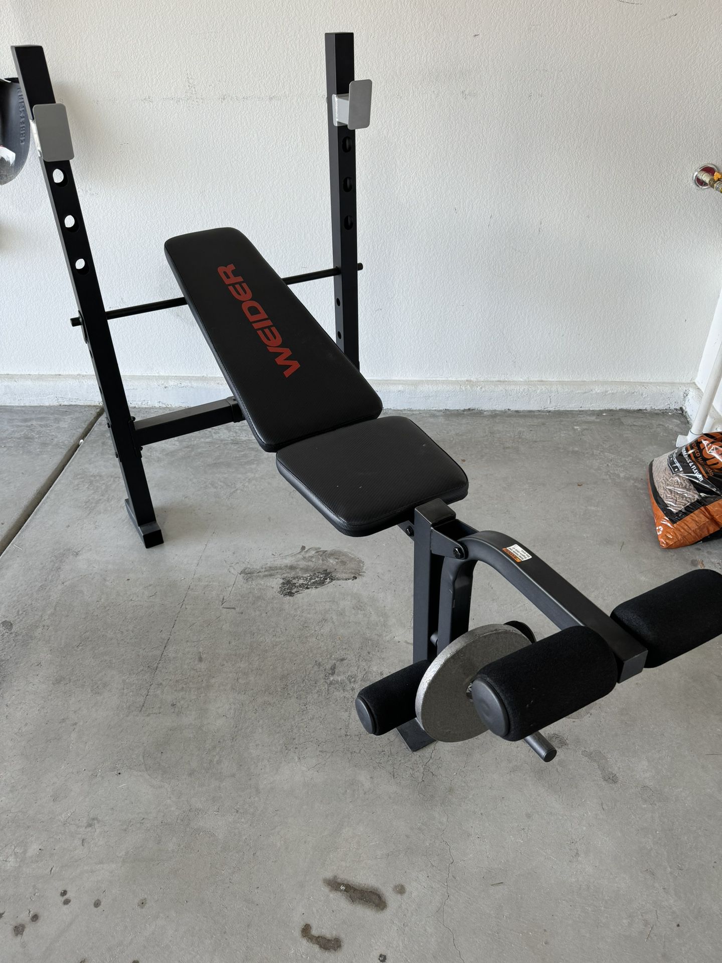 Adjustable Weight Bench And Gym Equipment (Brand new)