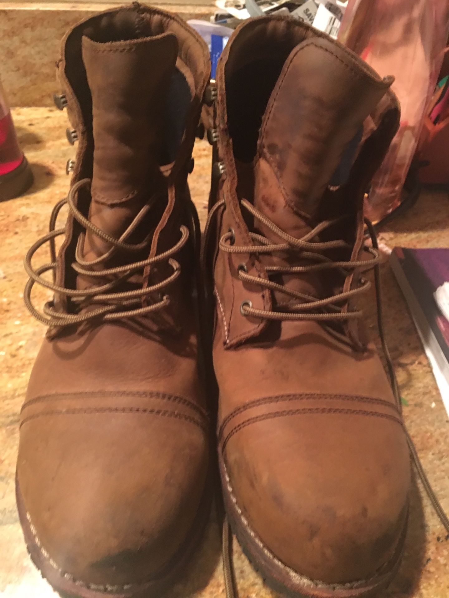 Work Boots Size 13, Leather Uppers, Slip & Oil resistant, Steel Toes, LIKE NEW, Shoes For Crews!