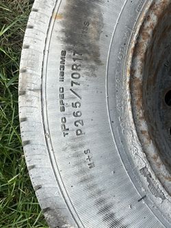 Tire Rim 275  70 17