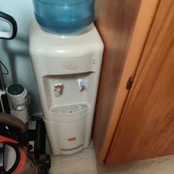 Water cooler dispenser