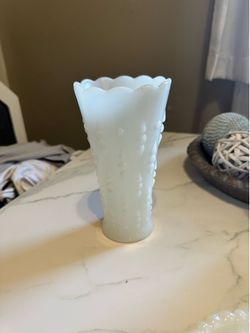 Vintage Anchor Hocking Glass White Milk Glass Vase Teardrop & Pearl 7 1/4" T