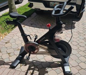 Peloton bike in Doral