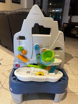 Step2 Splash Pond Toddler Water Table