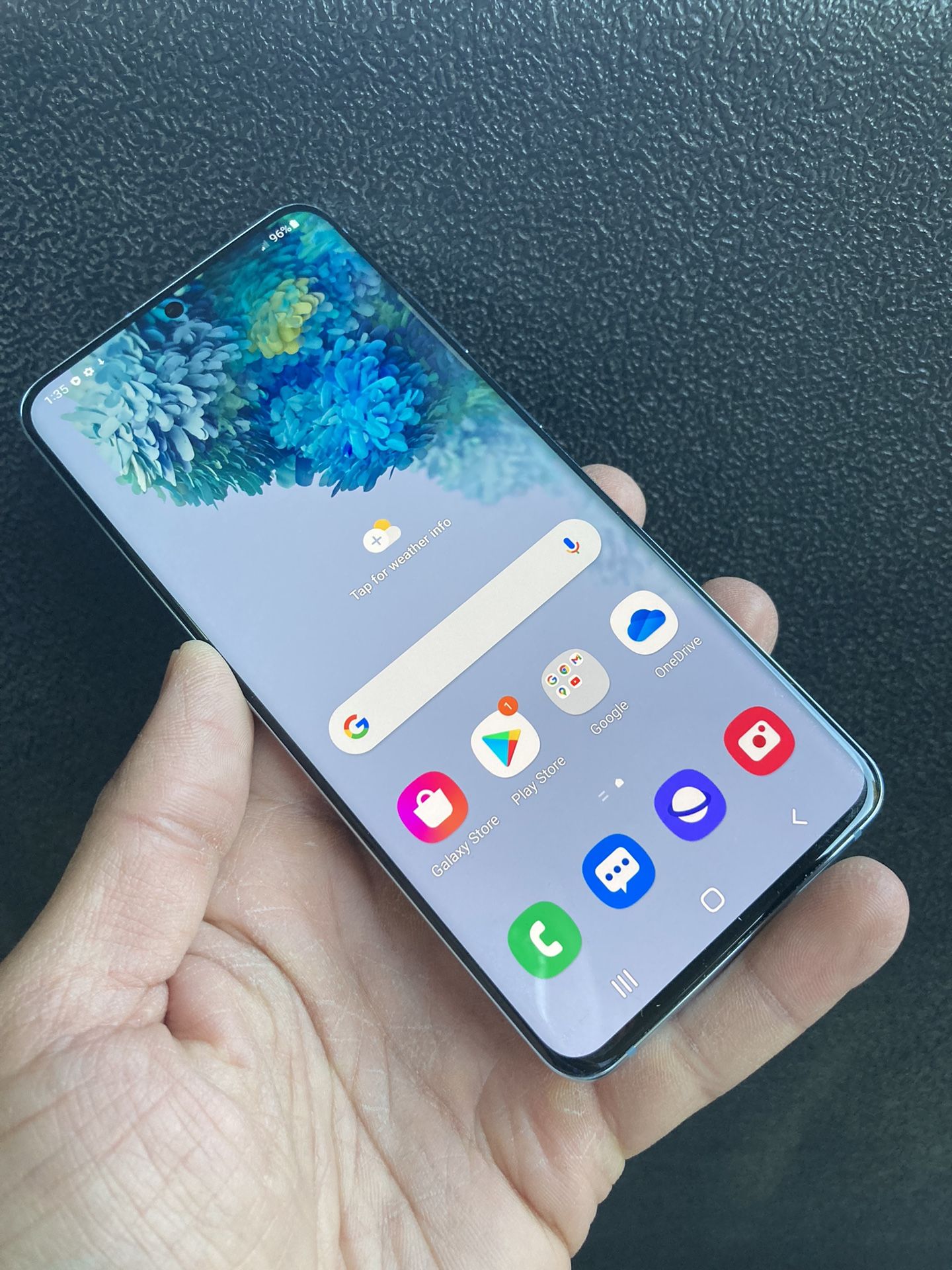 Samsung Galaxy S20 5g. Like New And Unlocked! No tax Free charger