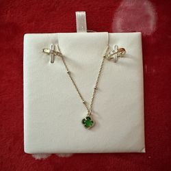 Green Necklace Set With Earrings 