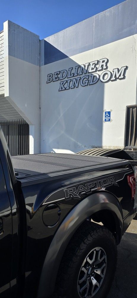 TONNEAU COVER ( FLUSH MOUNT & MADE IN USA) IN STOCK FOR ALL TRUCKS, TAPADERA AL RAZ DE EL RIEL EN INVENTARIO PARA TODAS LAS TROCAS, BEDLINER, STEPS
