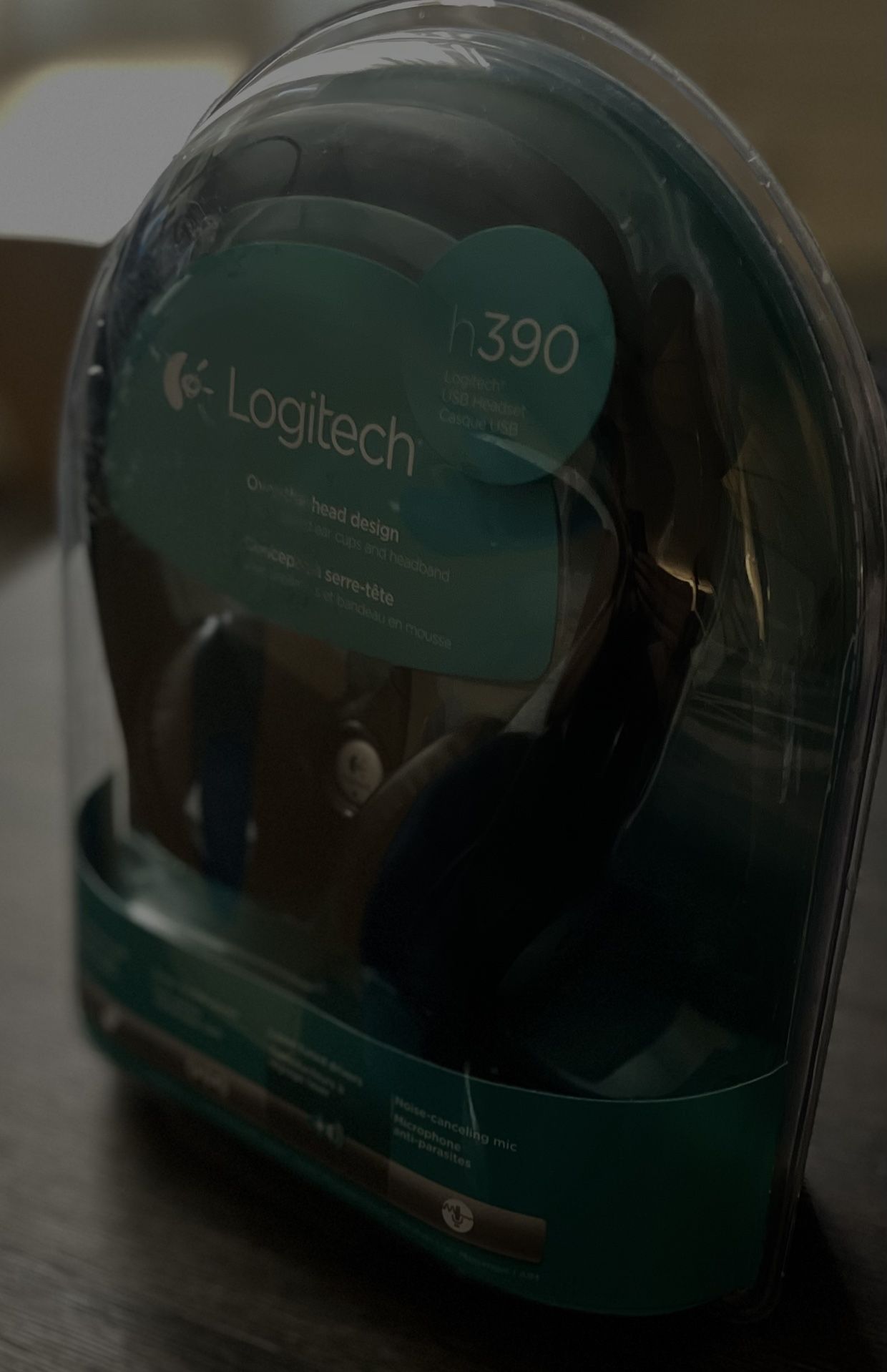 Logitech New h390 USB headset with noisecanceling microphone bulk packaging