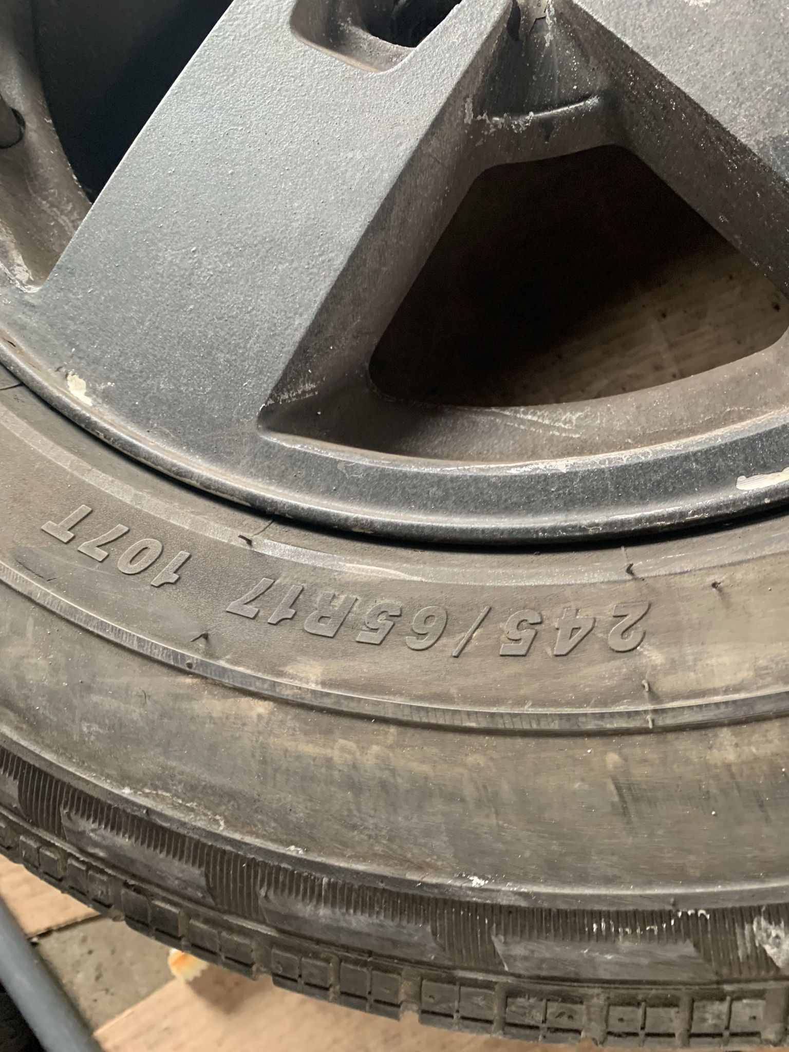 3 Sets Of Jeep Wheels
