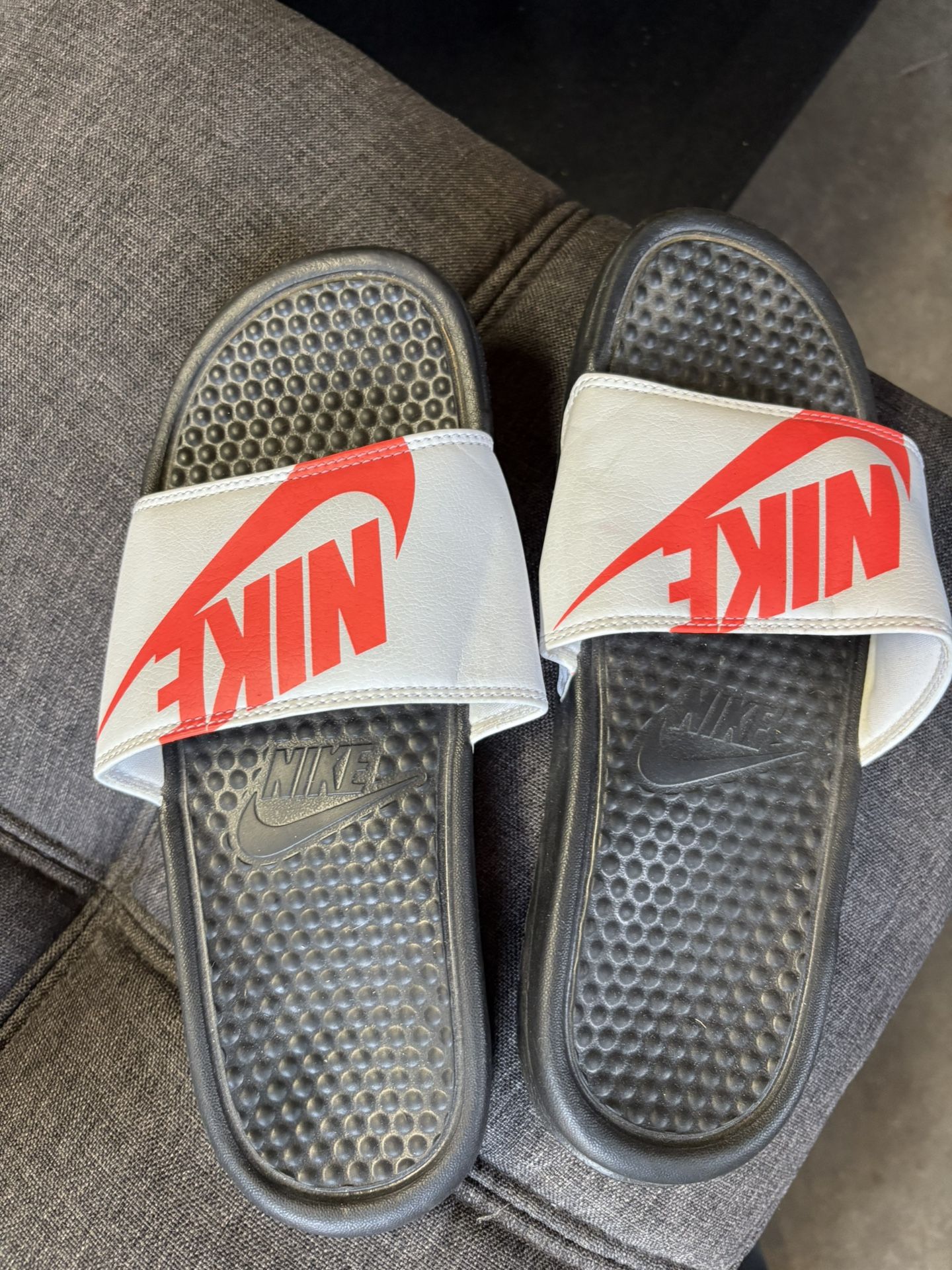 Nike Slides size 7 Women’s