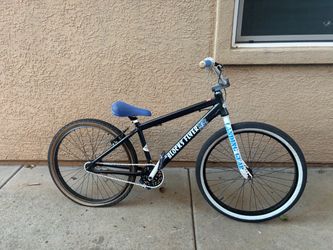 Blocks flyer needs new tire in back