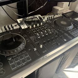 XDJ-Xz2 & Beat Maker/sampler Work Station & Dust Covers 