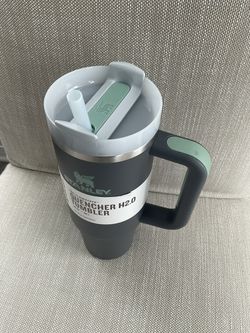 STANLEY The Quencher H2.0 Flowstate Tumbler 30 OZ for Sale in Bell Gardens,  CA - OfferUp