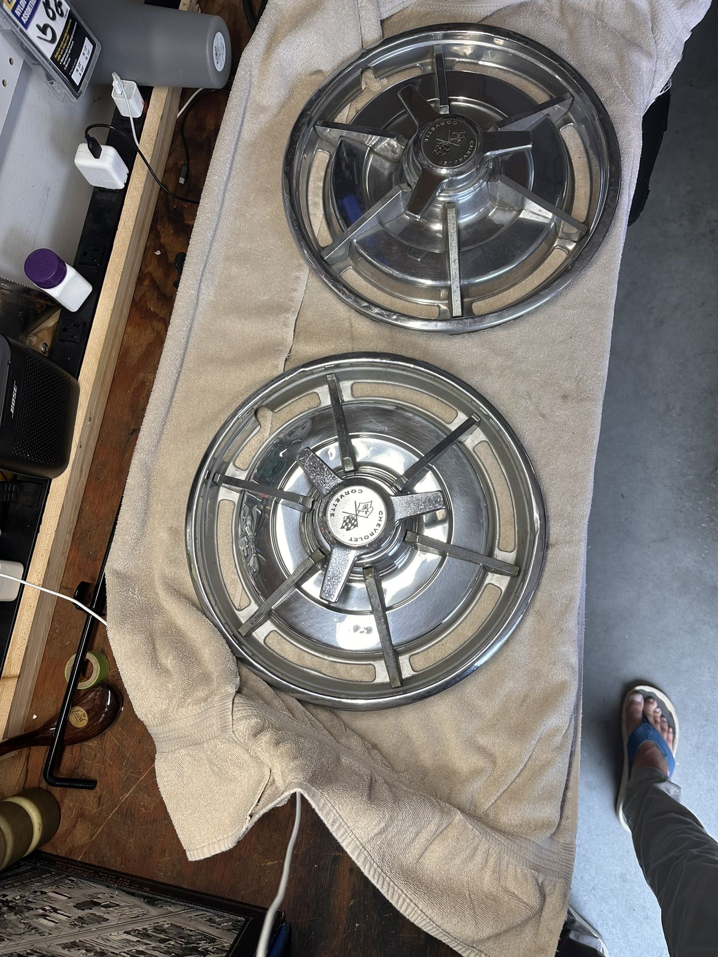 1963 Corvette hub Caps