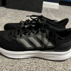 Adidas Tennis Shoes