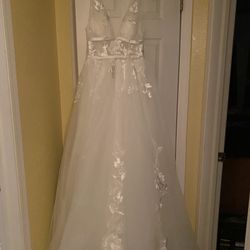 White Wedding Dress/ Waist 28”