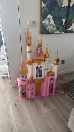 Disney, Princess Castle, with accessories,  like new!