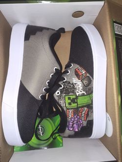New In Box Size 6 Heelys x Minecraft Pro 20 wheeled skate shoes