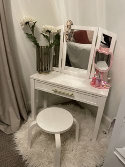 Pottery Barn Chelsea Vanity