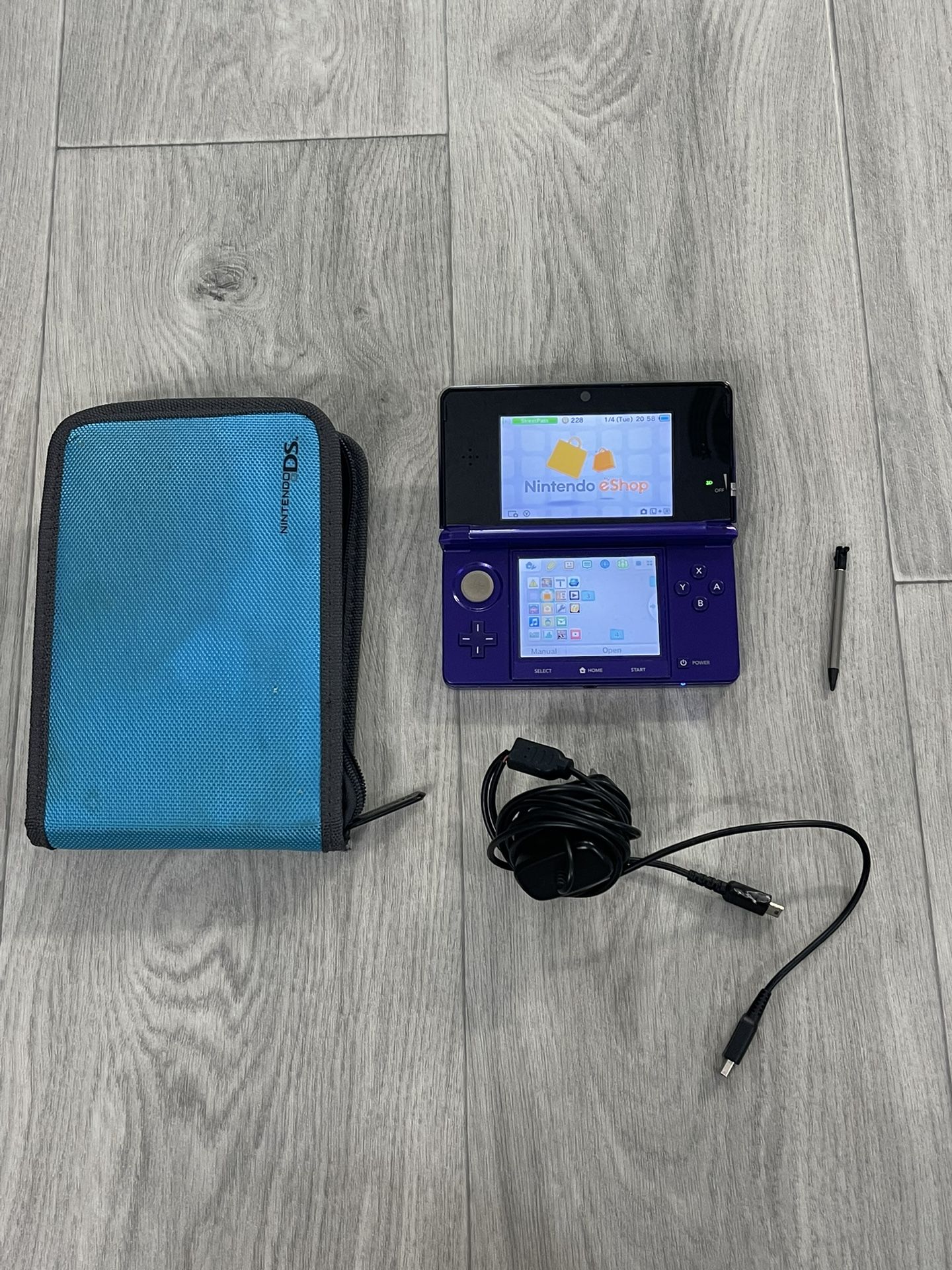 Purple Nintendo 3DS With Charger And Stylus