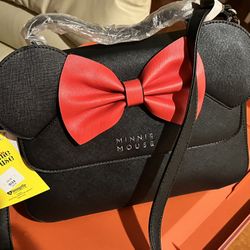 Minnie Mouse Loungefly Purse NWT
