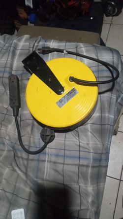 BAYCO Retractable Metal CordReel Model SL 800