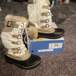 Snow Boot Size 6 