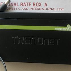 Trendnet 5v  Light Switch Fast Ethernet Only