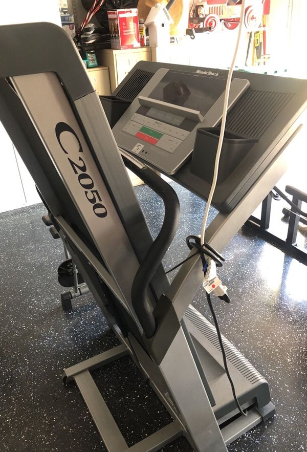 MOVING SALE***——NordicTrack C2050 treadmill for Sale in Coral Springs