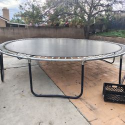 Trampoline 