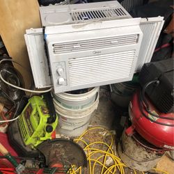Midea Air conditioner. Works Perfectly