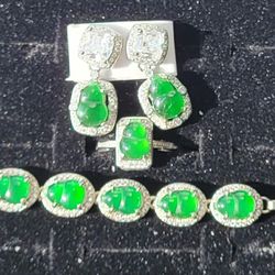 Burma A jade set