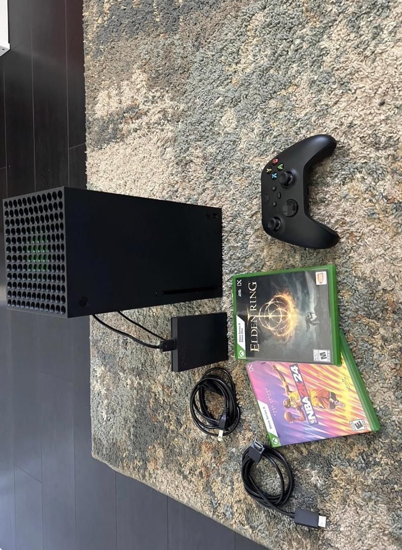 Series x bundle console 1atB extra two controller and more accessories