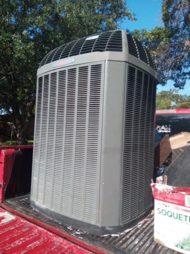 TRANE 4 Ton 410a XL20i High High High Effeincy 20 Seer