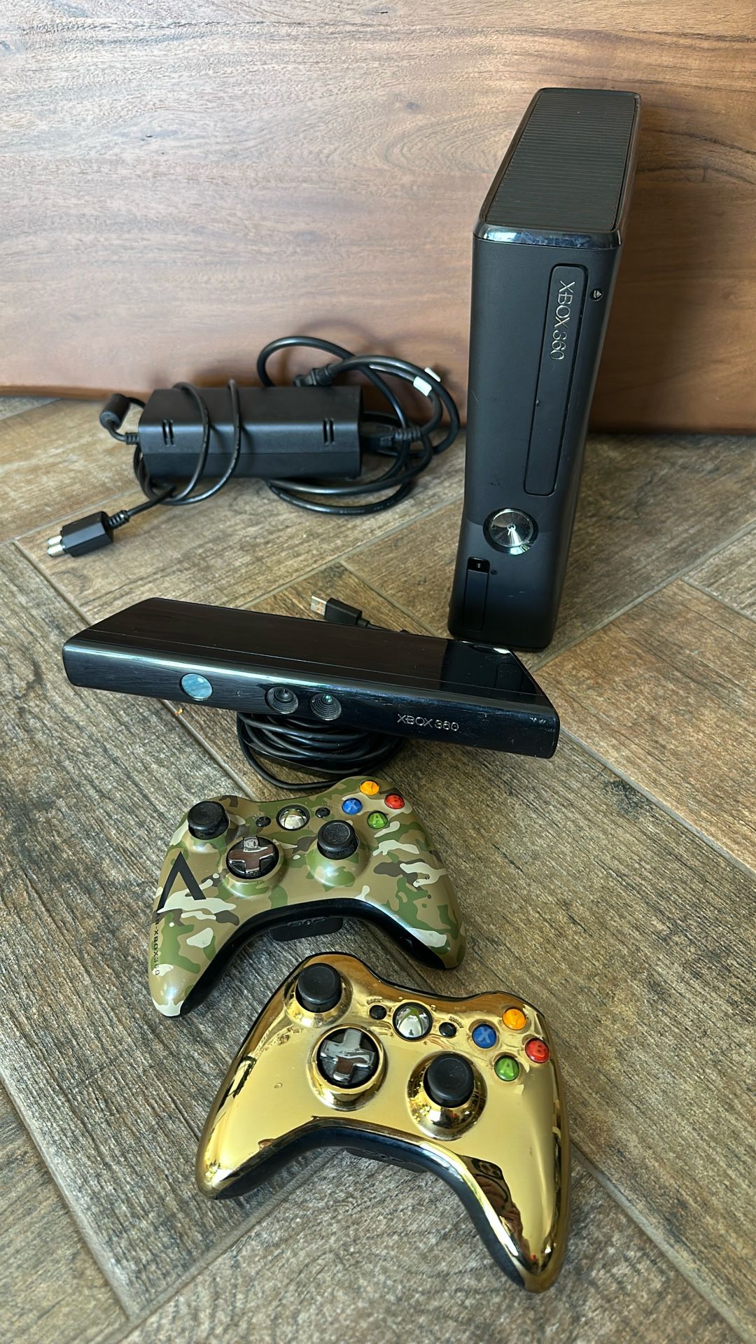 Xbox Kinect 360 Console + 2 Controllers