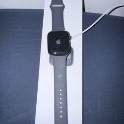Apple Watch SE (2nd Gen) – 44mm – Midnight – Excellent Condition