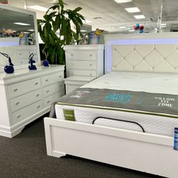 St Patrick Day Deal🍀Stunning White 5pc Bedroom Furniture Set Available Limited Time Only $699🍀